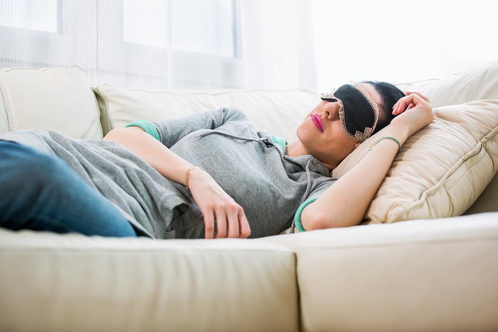 Nap or sleep with contact lens