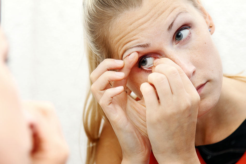 How to Remove a Stuck or Lost Contact Lens from Your Eye