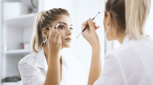 Makeup Tips for People Who Wear Contact Lenses