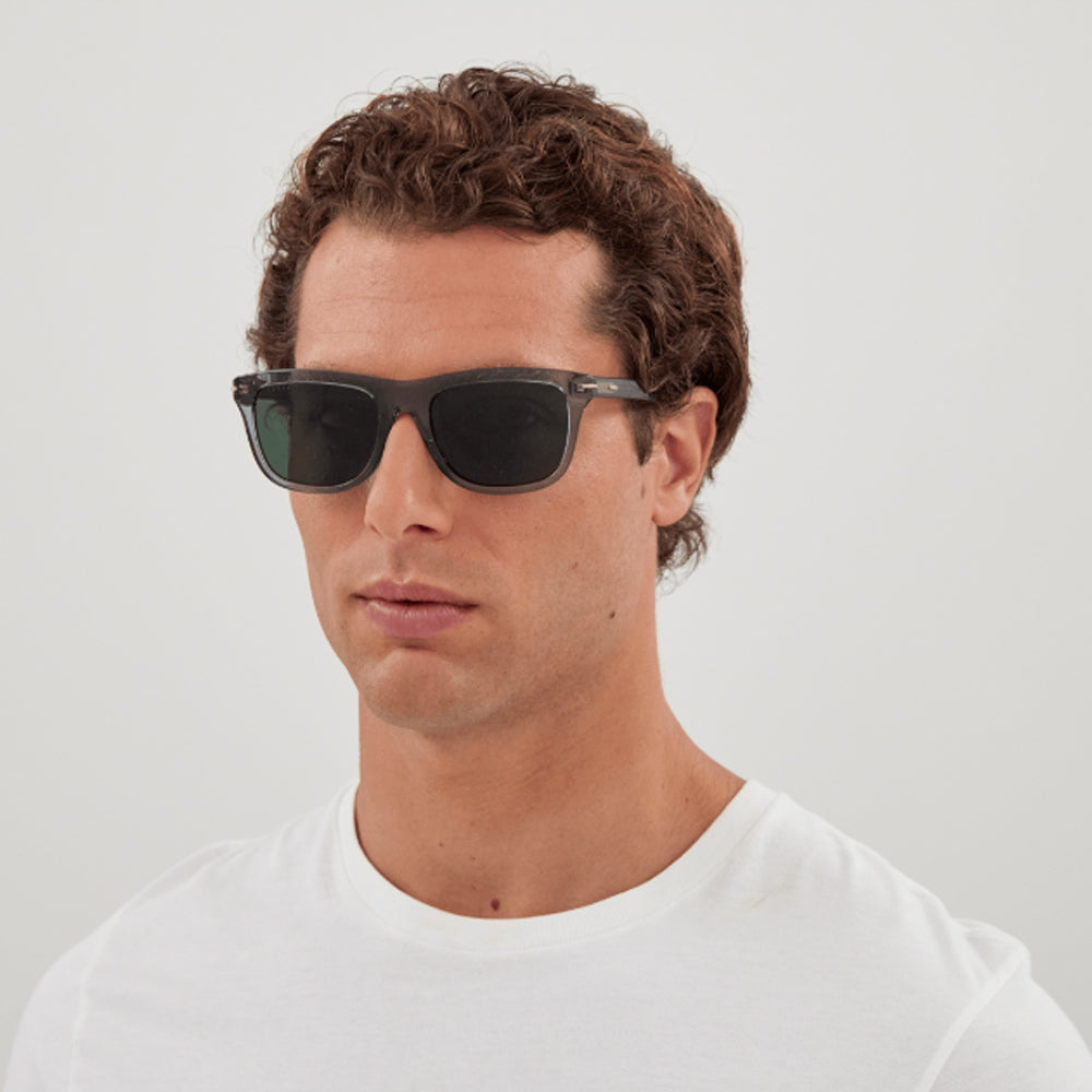 GUCCIGG1444S004_55_MALEMODEL_b3eba87f-bd1e-4091-8f64-a13d0b906a62
