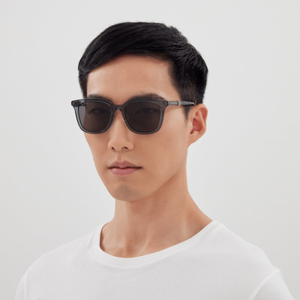 GUCCIGG1498SK003_54_malemodel_4723d0c1-d354-41f4-8fce-ba8d1a904a10